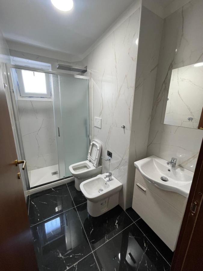 Due Passi Dal Mare Hotel Savona Bagian luar foto