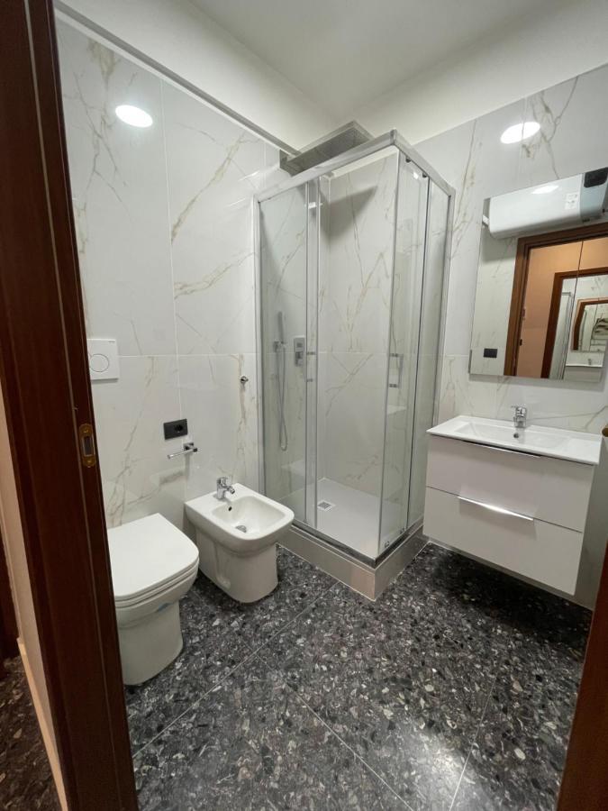 Due Passi Dal Mare Hotel Savona Bagian luar foto