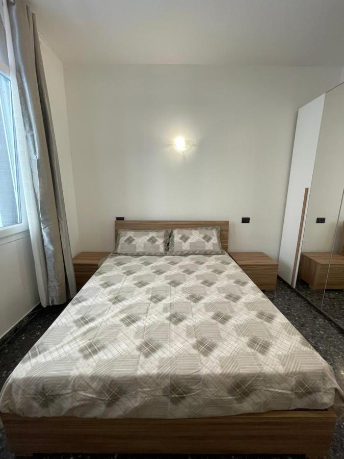 Due Passi Dal Mare Hotel Savona Bagian luar foto